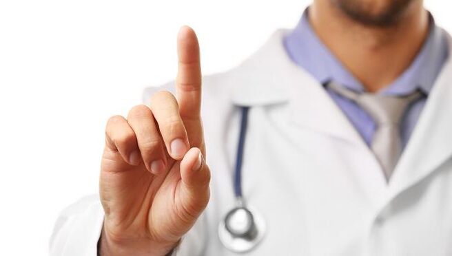 lekarz przestrzega przed częstym leczeniem stóp miejscowymi lekami przeciwgrzybiczymi